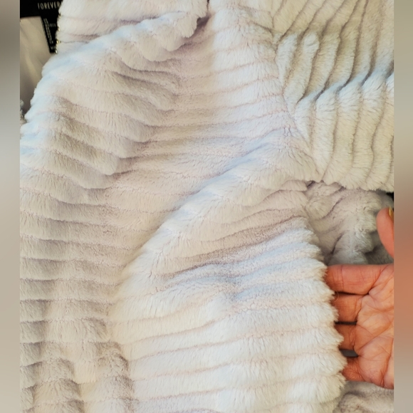 Forever 21 White Jacket - Picture 6 of 9